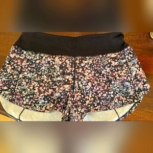 Lululemon shorts, size 6 tall. Speed up, low rise lined 2.5"